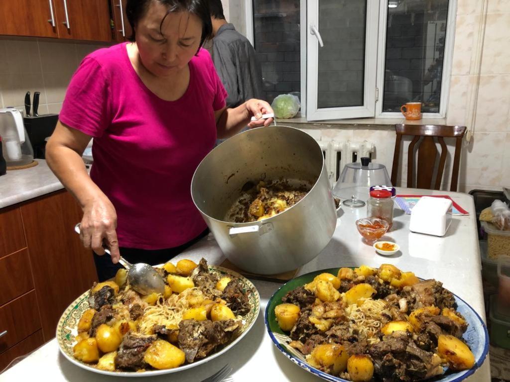 Homestay Jaisel Bisjkek Buitenkant foto