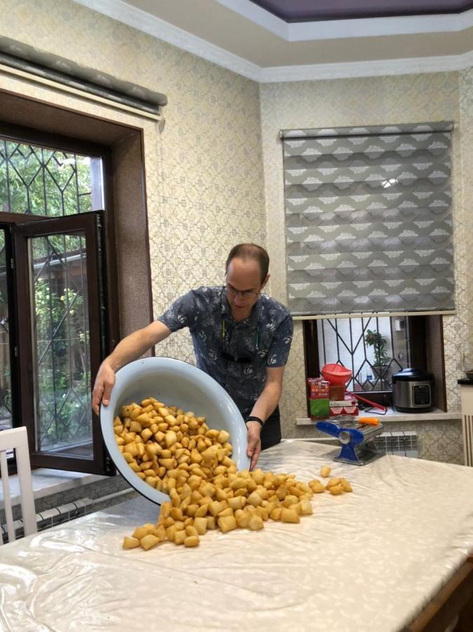 Homestay Jaisel Bisjkek Buitenkant foto