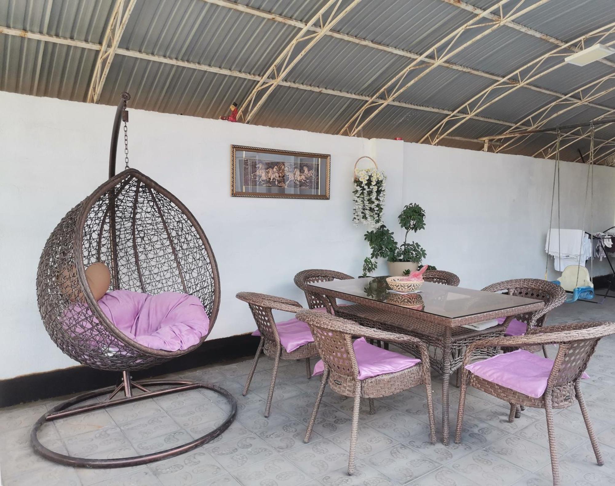 Homestay Jaisel Bisjkek Buitenkant foto